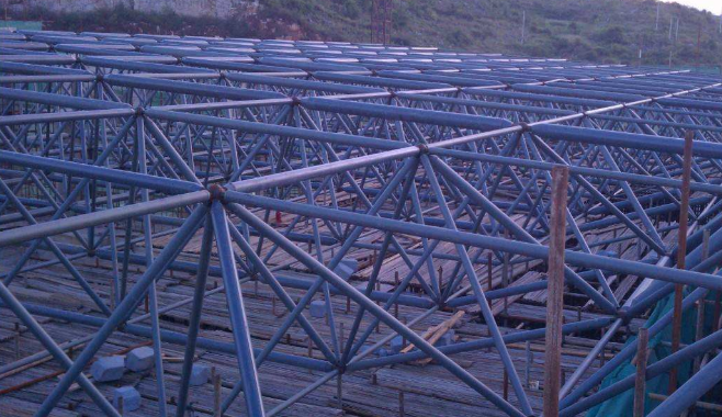 齐齐哈尔概述网架加工公司对网架保温隔热的办法